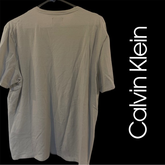 New Calvin Klein Men's Dry-Fit lite Gray/Vanilla V-Neck Shirt Large - Picture 6 of 6